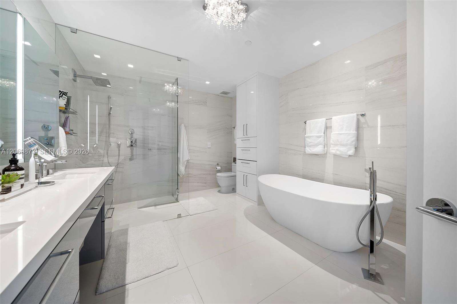 Continuum South Tower at 100 Pointe Dr, Miami Beach, FL 33139 - For Sale photo 26