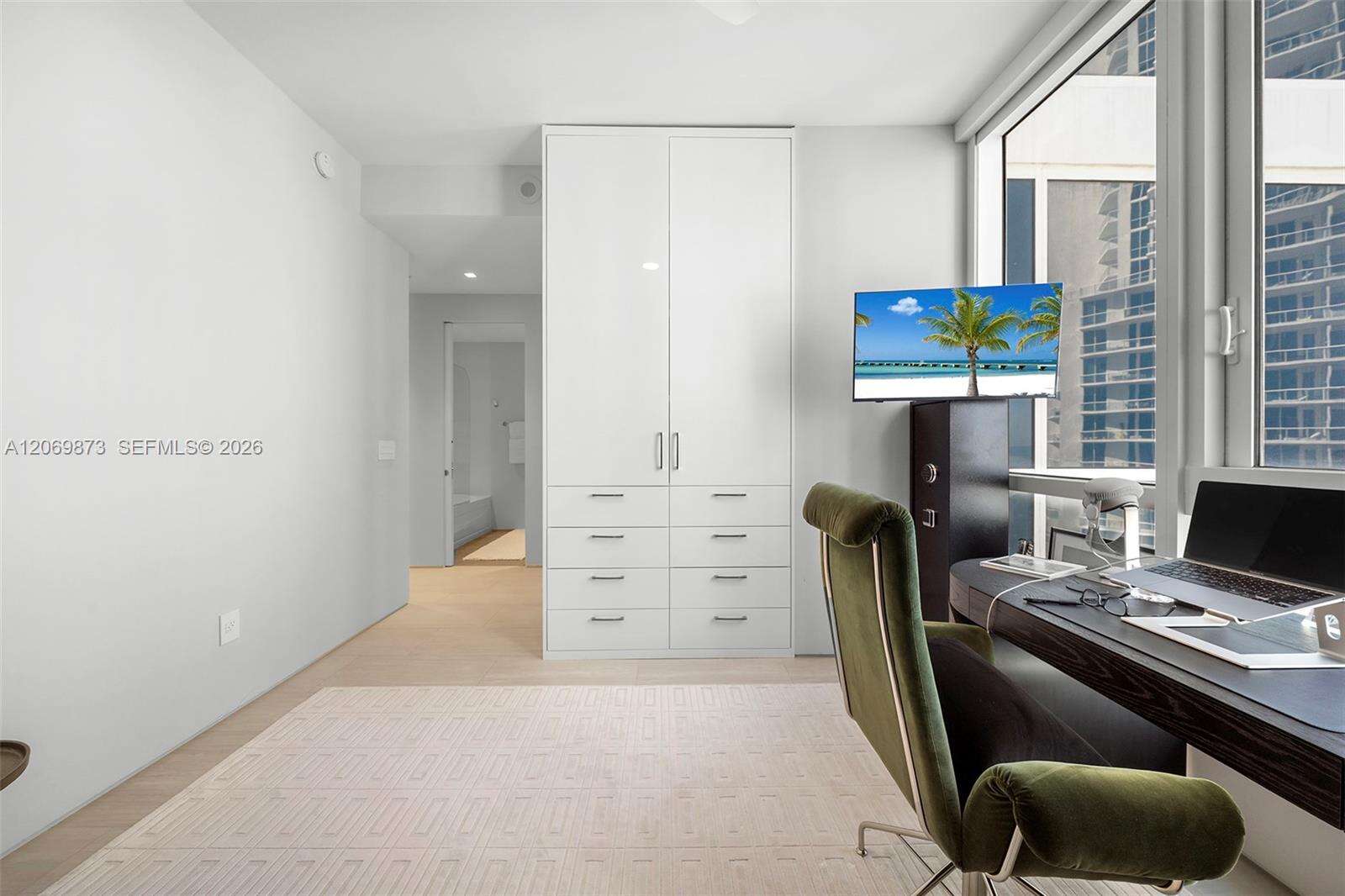 Continuum South Tower at 100 Pointe Dr, Miami Beach, FL 33139 - For Sale photo 28