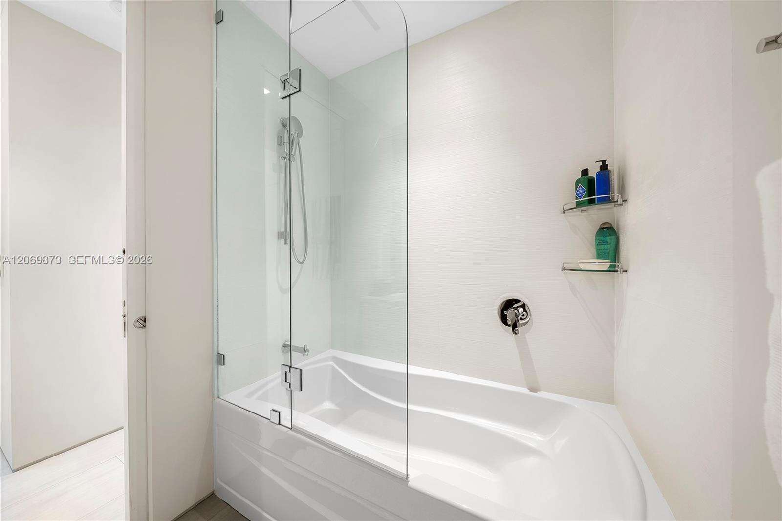 Continuum South Tower at 100 Pointe Dr, Miami Beach, FL 33139 - For Sale photo 32