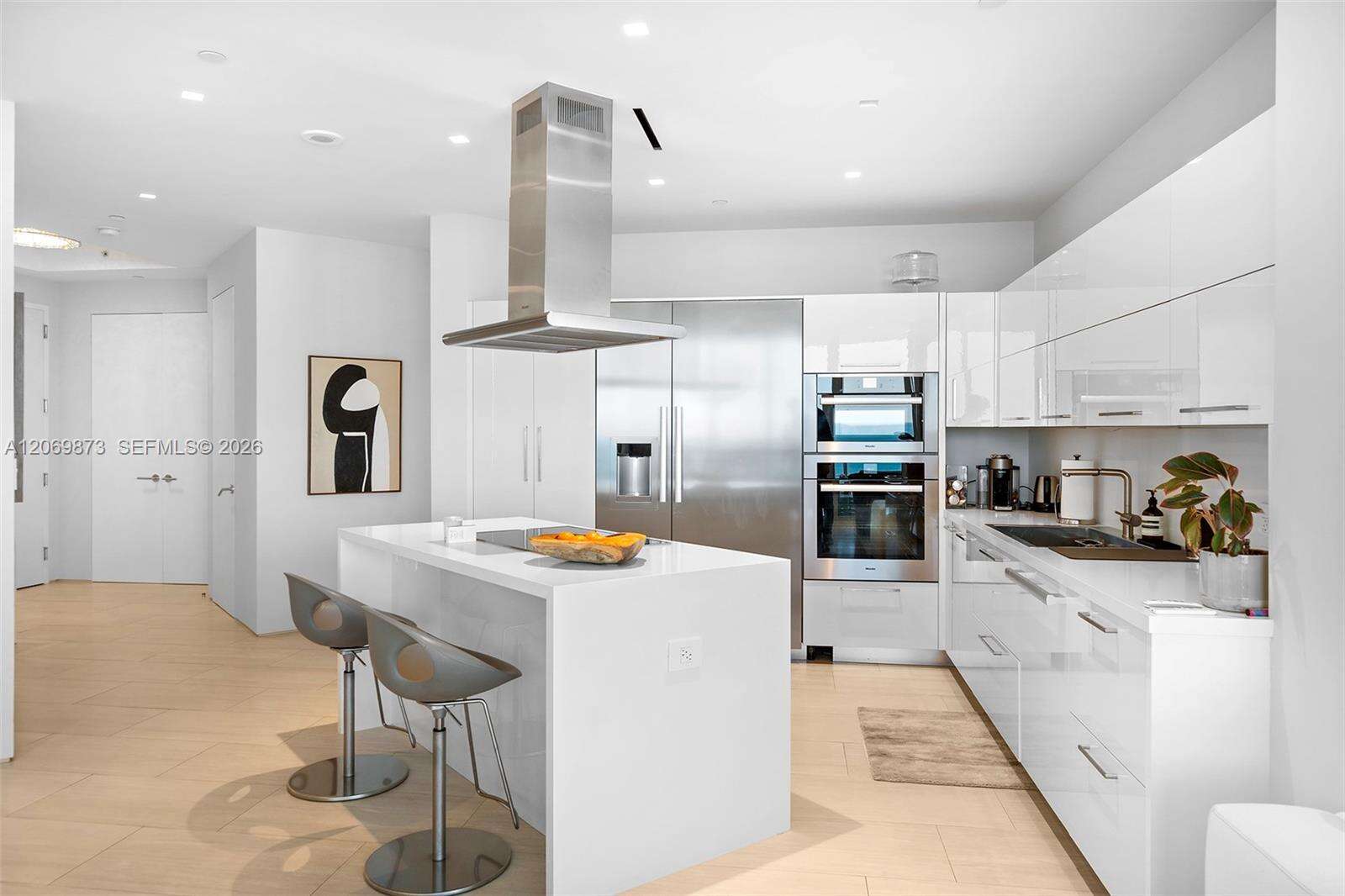 Continuum South Tower at 100 Pointe Dr, Miami Beach, FL 33139 - For Sale photo 5