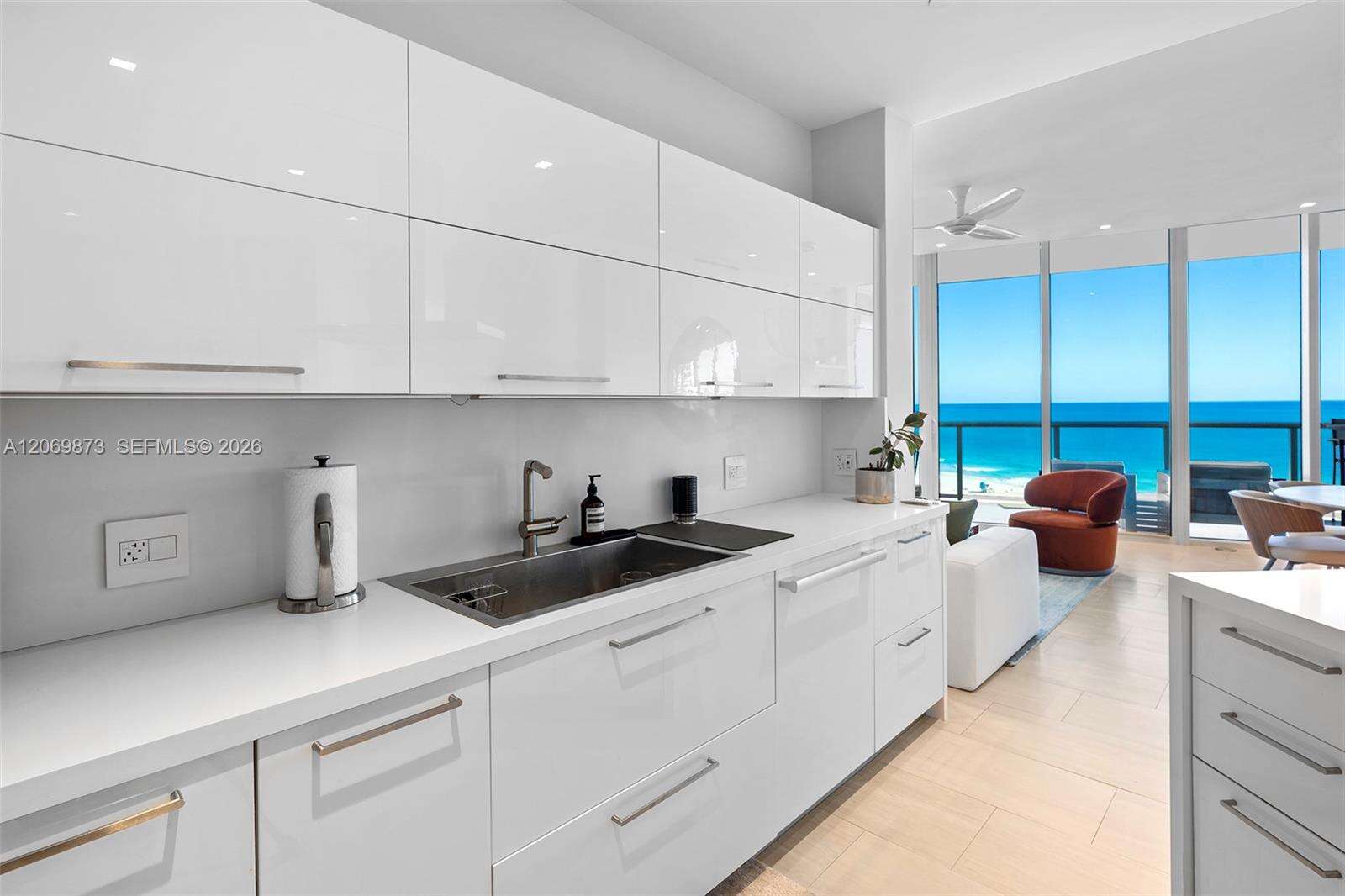 Continuum South Tower at 100 Pointe Dr, Miami Beach, FL 33139 - For Sale photo 7