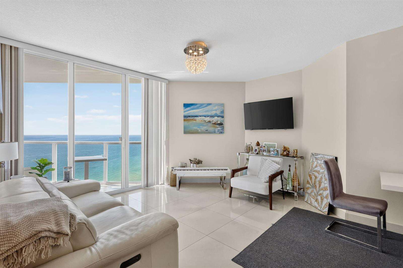 La Perla at 16699 Collins, Sunny Isles Beach, FL 33160 - For Sale photo 2