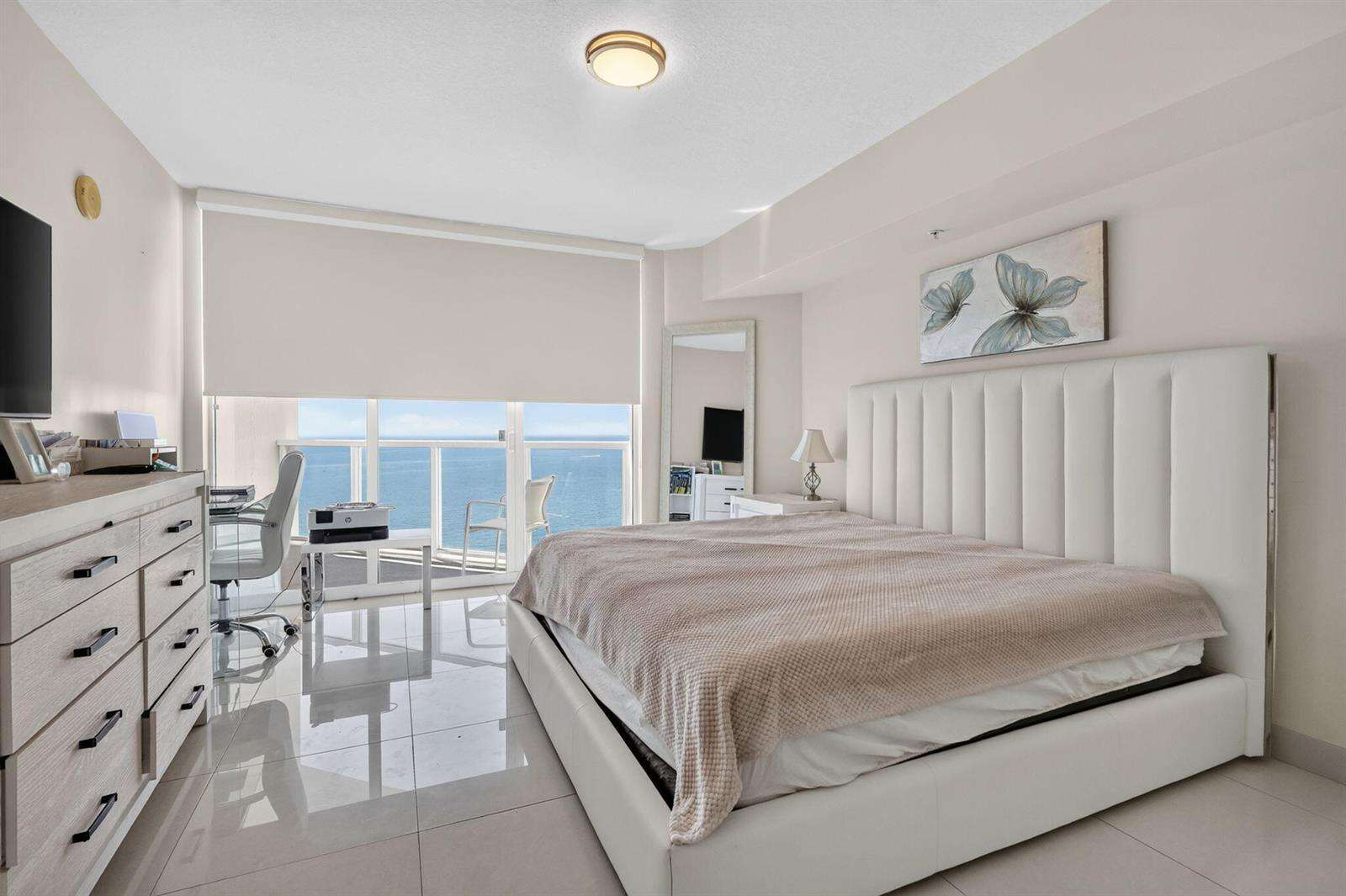 La Perla at 16699 Collins, Sunny Isles Beach, FL 33160 - For Sale photo 11