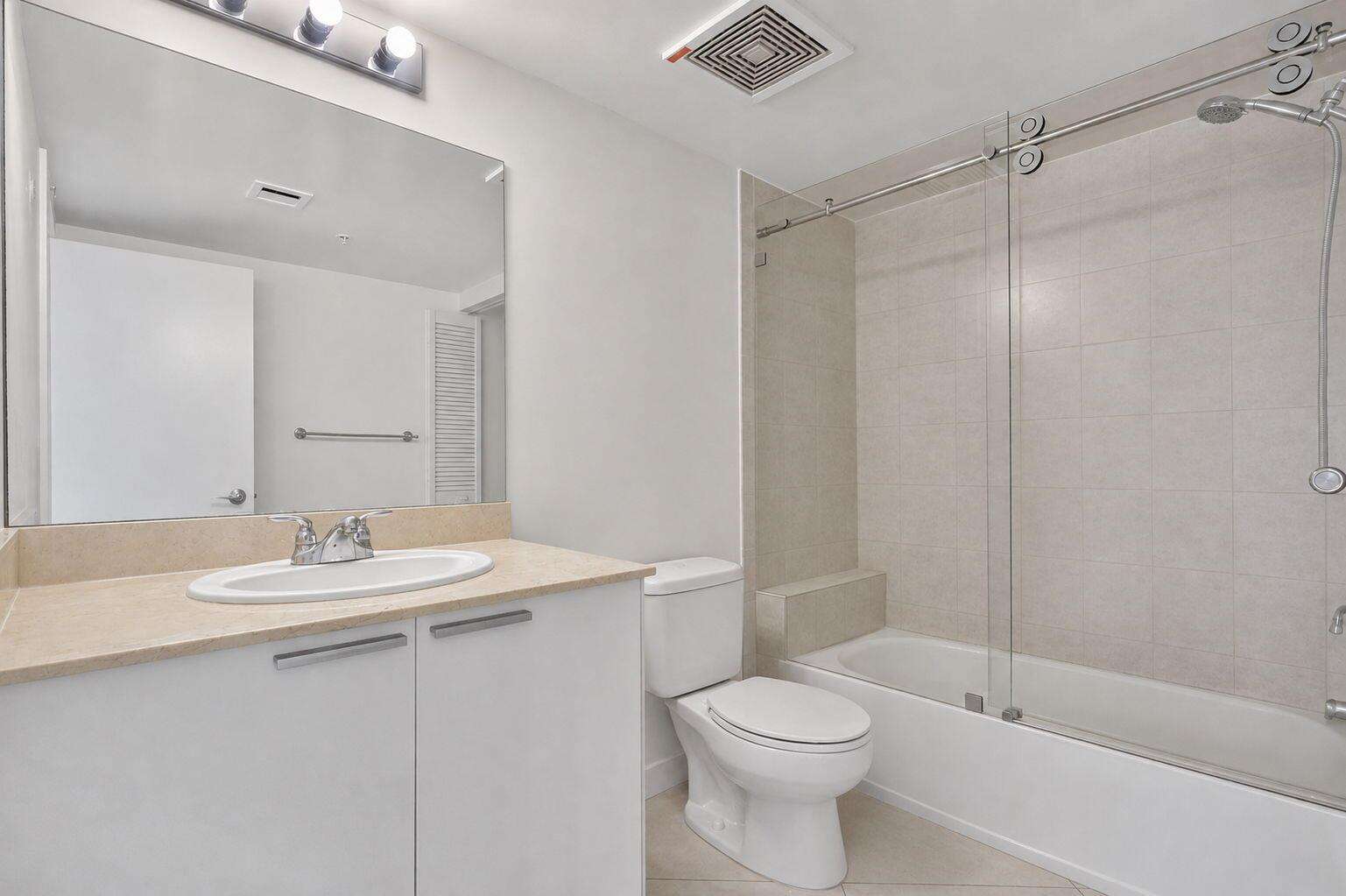 La Perla at 16699 Collins, Sunny Isles Beach, FL 33160 - For Sale photo 14