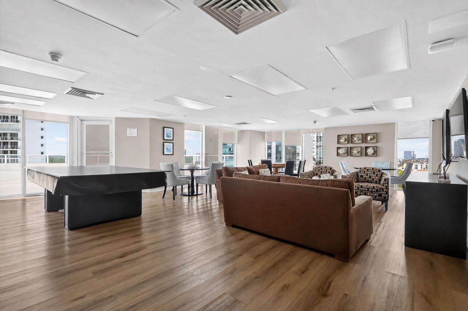 La Perla at 16699 Collins, Sunny Isles Beach, FL 33160 - For Sale photo 16