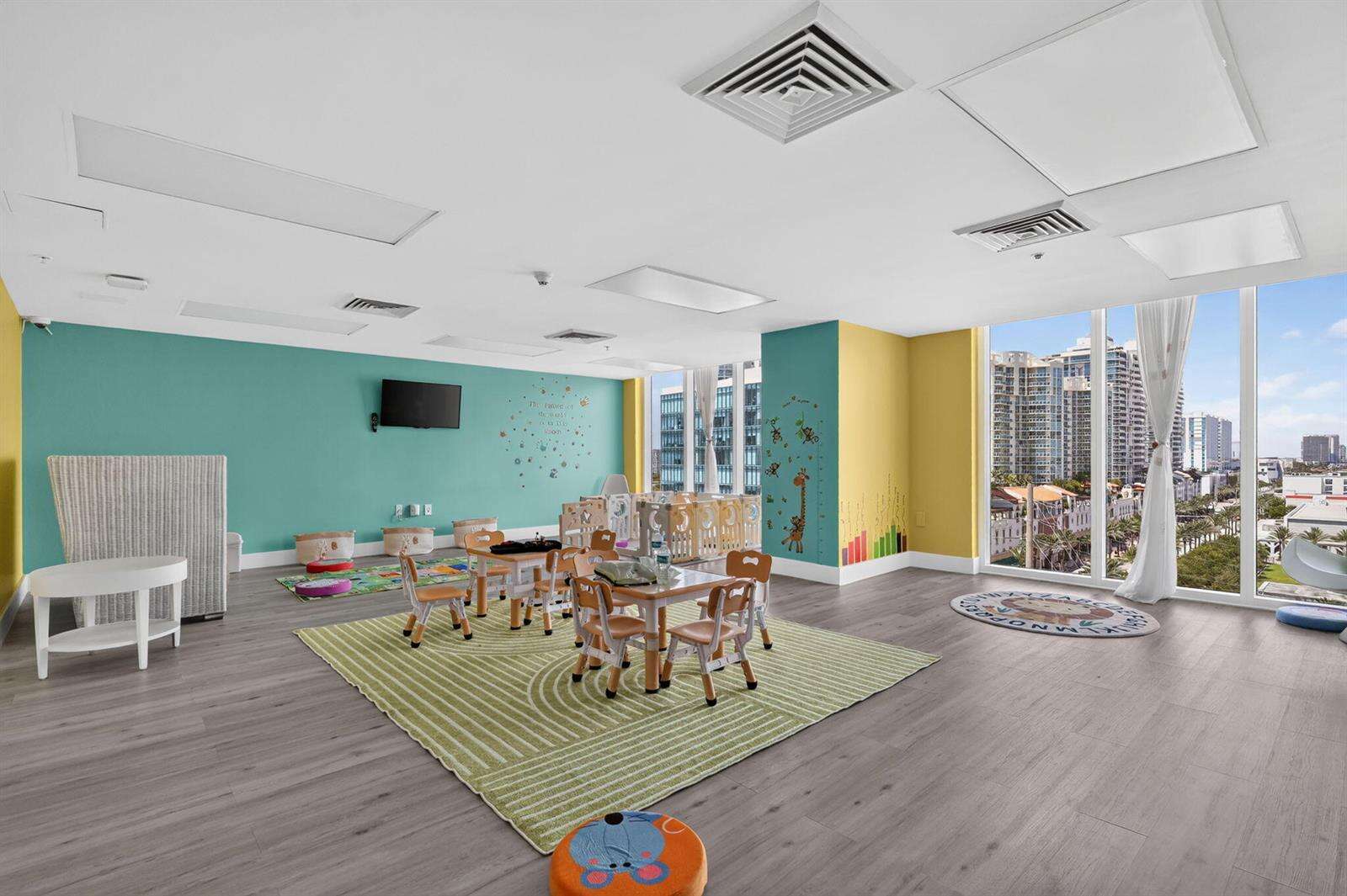 La Perla at 16699 Collins, Sunny Isles Beach, FL 33160 - For Sale photo 17