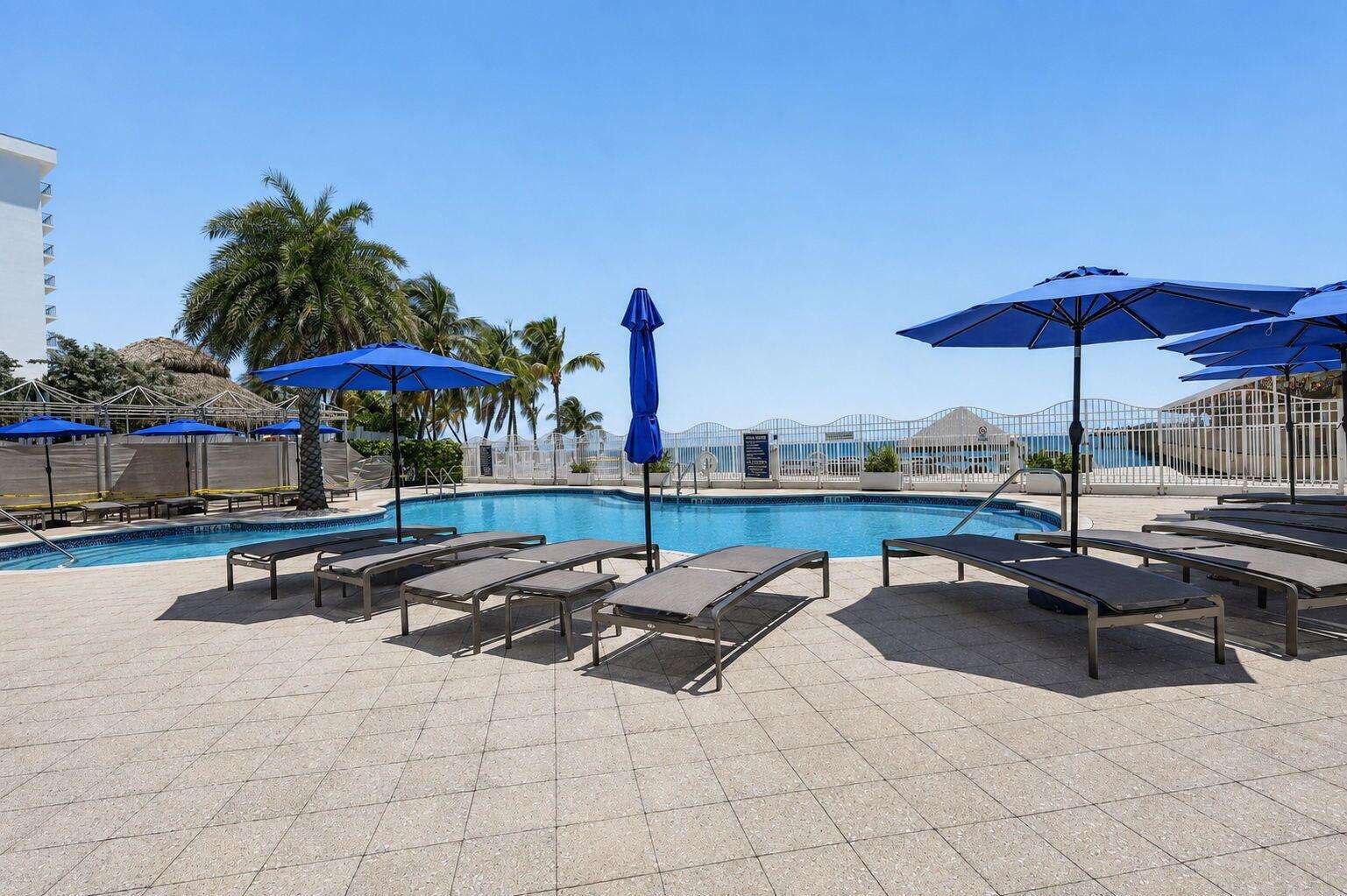 La Perla at 16699 Collins, Sunny Isles Beach, FL 33160 - For Sale photo 19