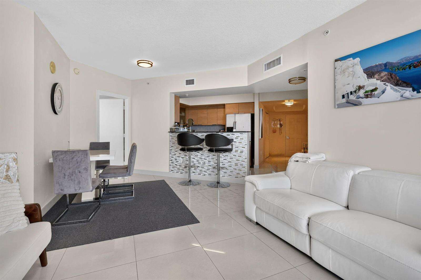 La Perla at 16699 Collins, Sunny Isles Beach, FL 33160 - For Sale photo 6