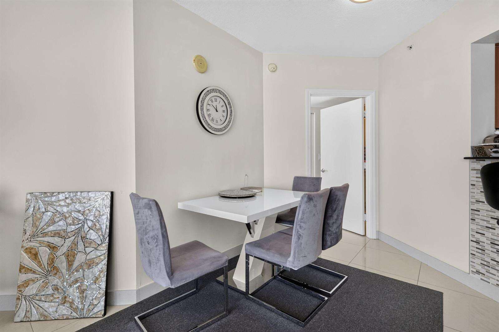 La Perla at 16699 Collins, Sunny Isles Beach, FL 33160 - For Sale photo 8
