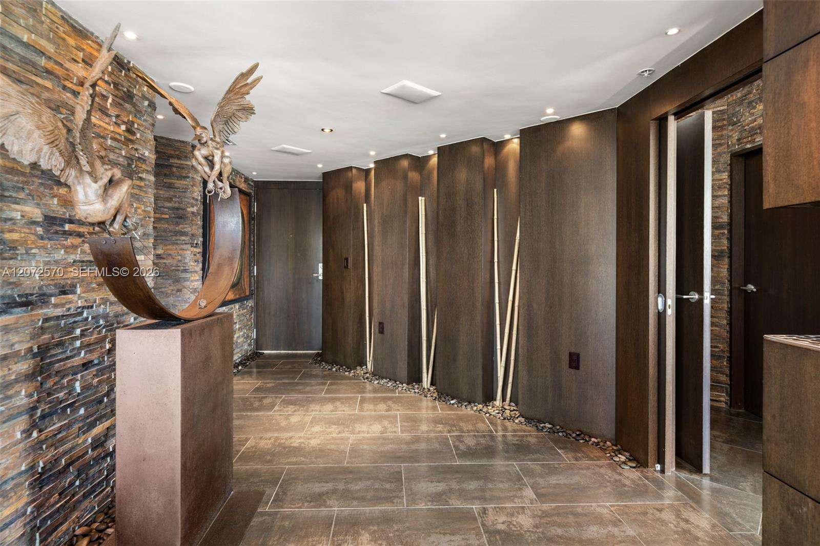 Cosmopolitan at 110 Washington Ave, Miami Beach, FL 33139 - For Sale photo 15