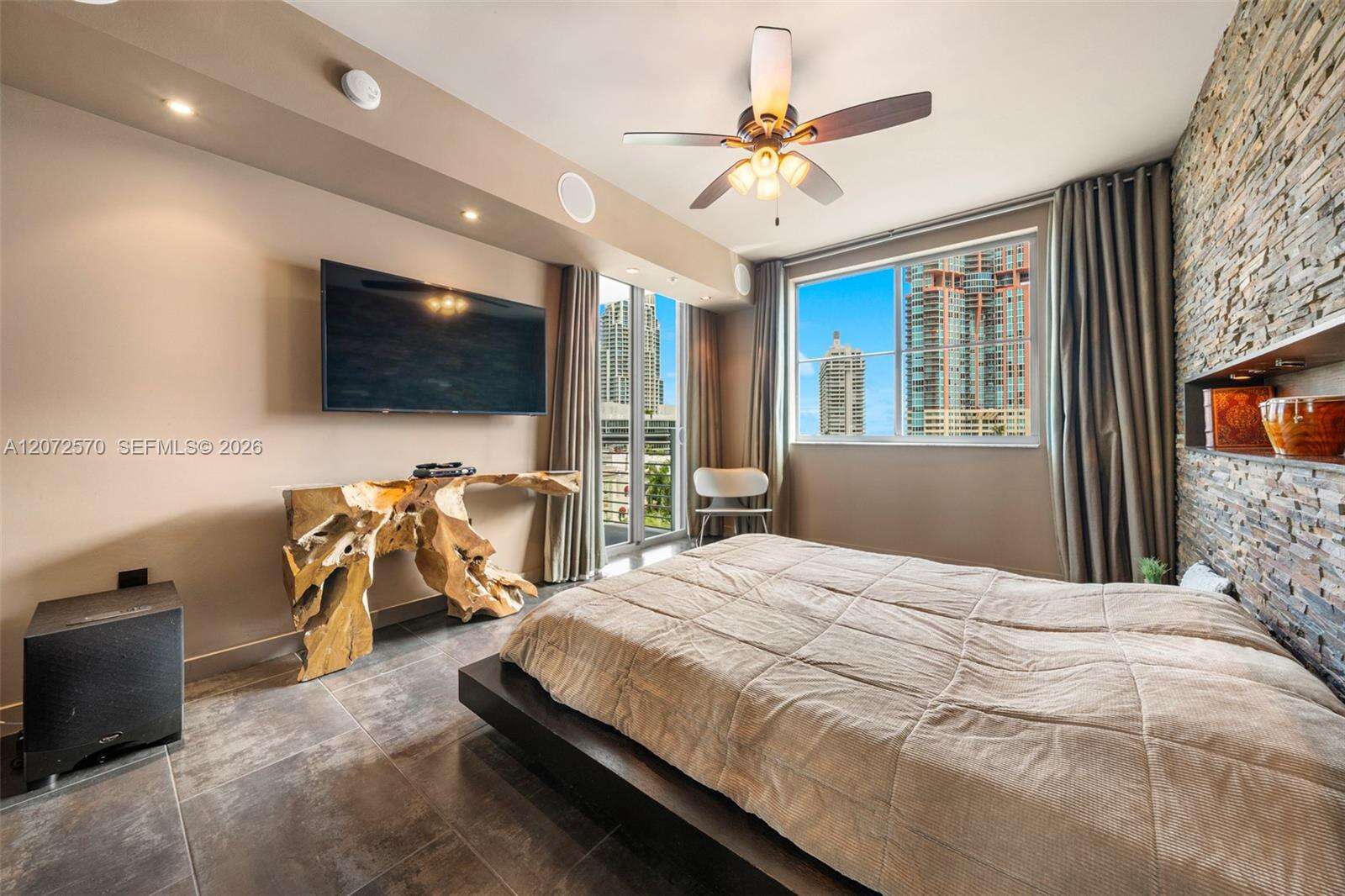 Cosmopolitan at 110 Washington Ave, Miami Beach, FL 33139 - For Sale photo 17