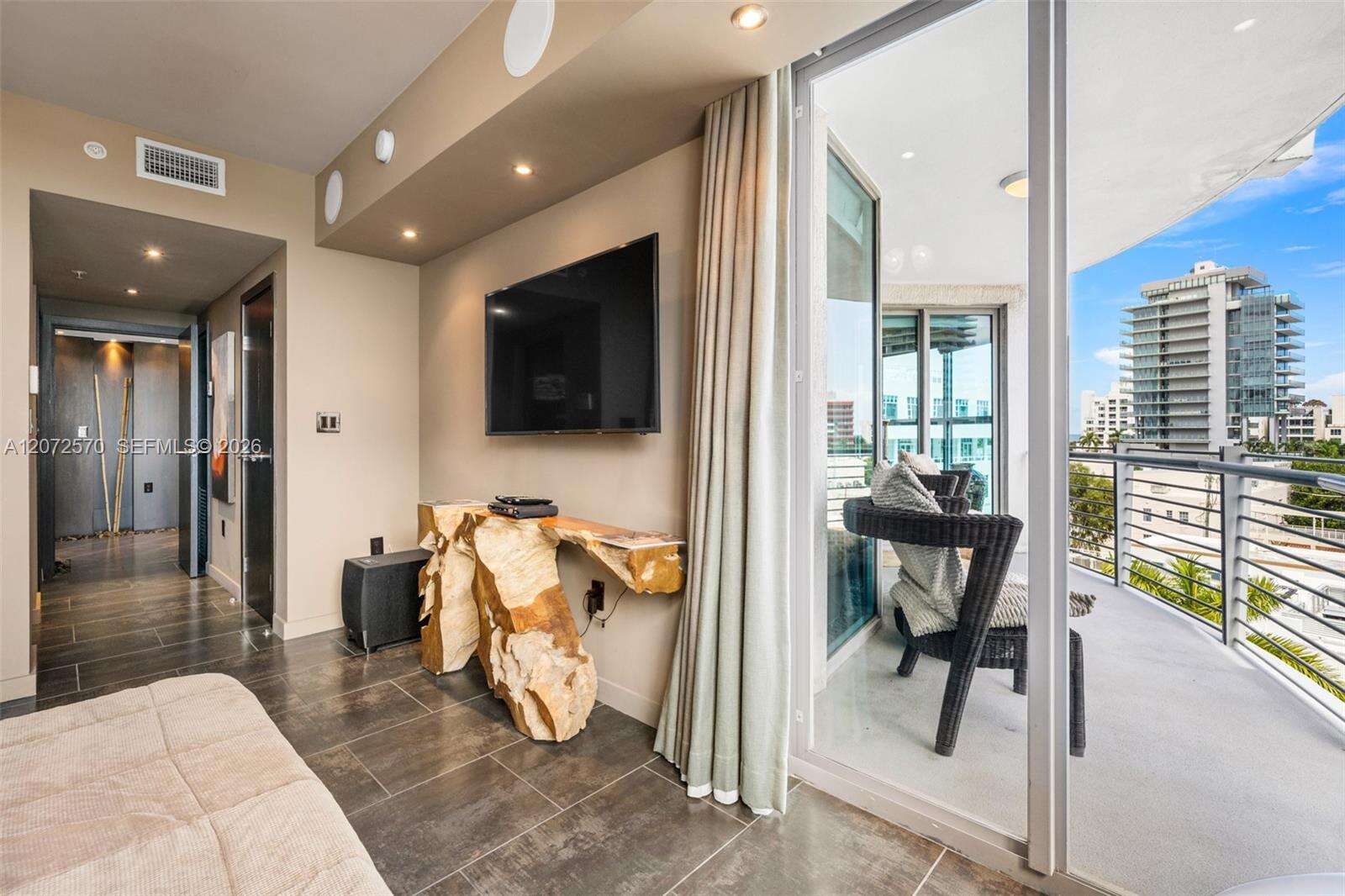 Cosmopolitan at 110 Washington Ave, Miami Beach, FL 33139 - For Sale photo 18