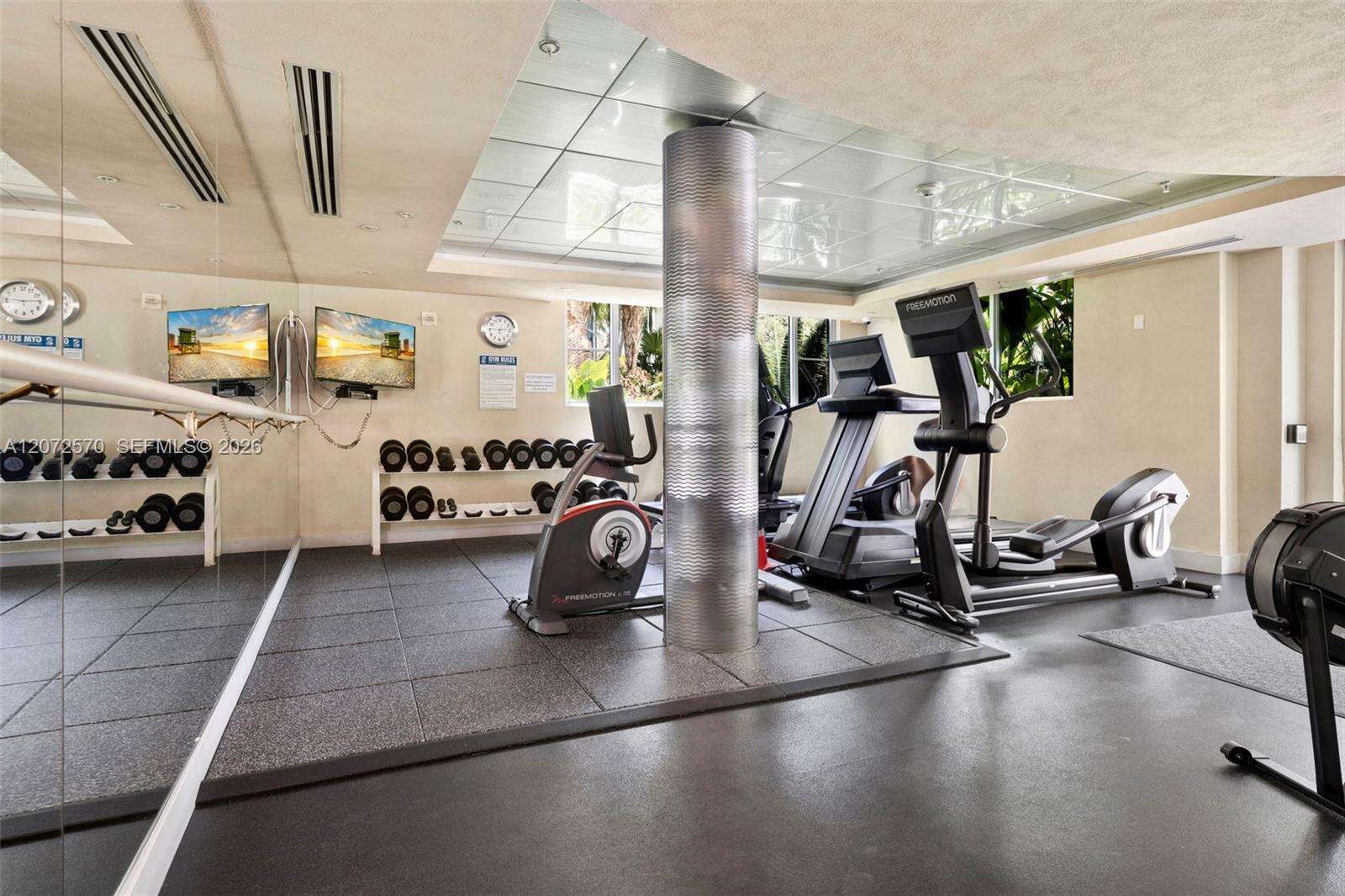 Cosmopolitan at 110 Washington Ave, Miami Beach, FL 33139 - For Sale photo 23