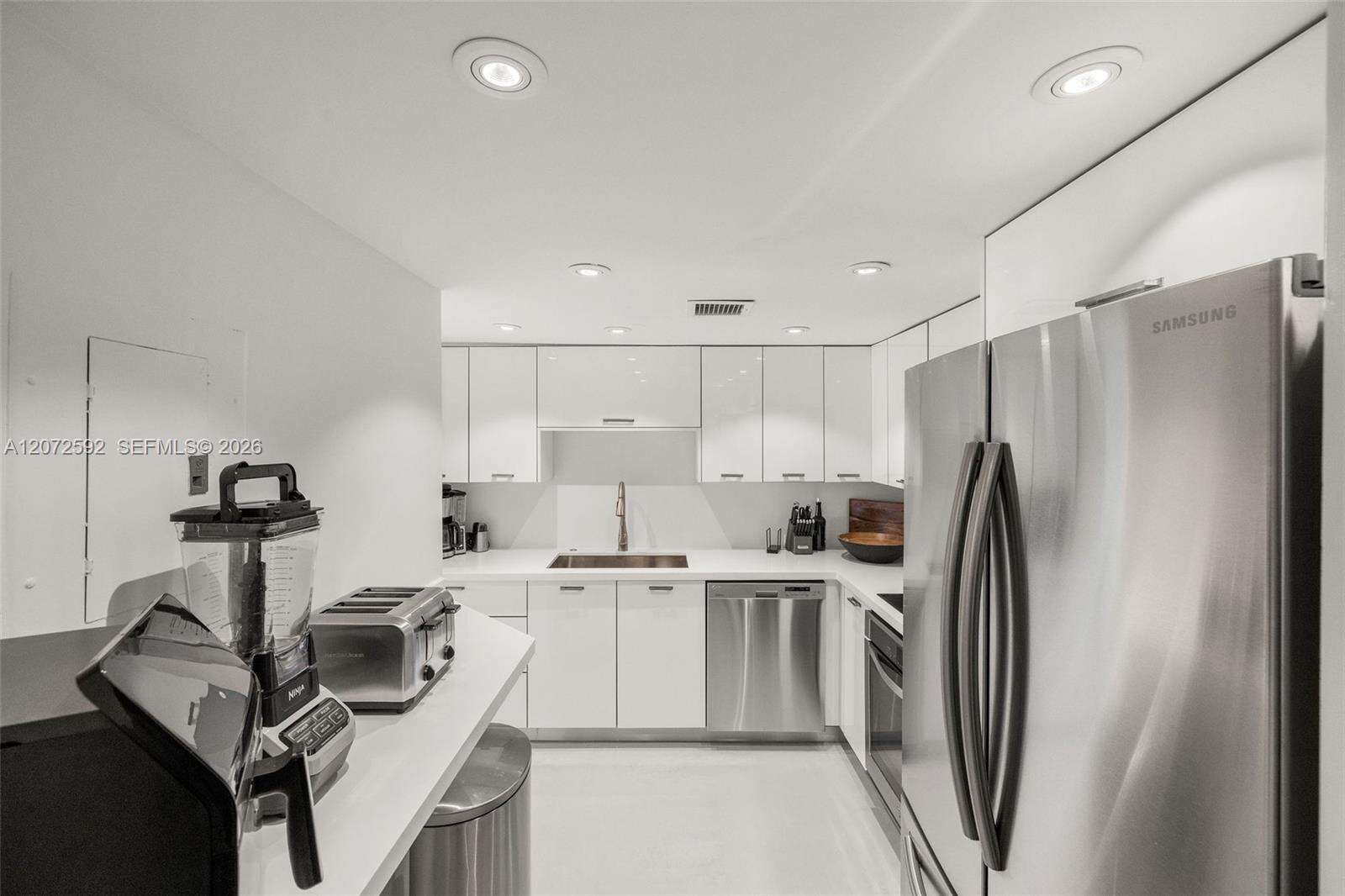 The Floridian at 650 W Ave, Miami Beach, FL 33139 - For Sale photo 16