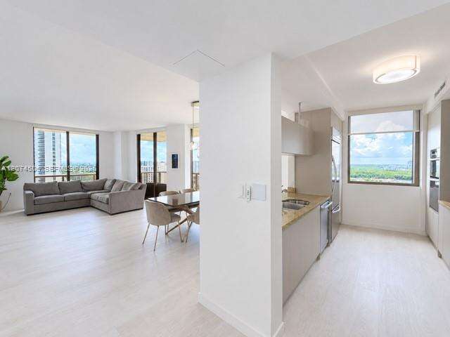 Sayan at 16275 Collins Ave, Sunny Isles Beach, FL 33160 - For Sale photo 4