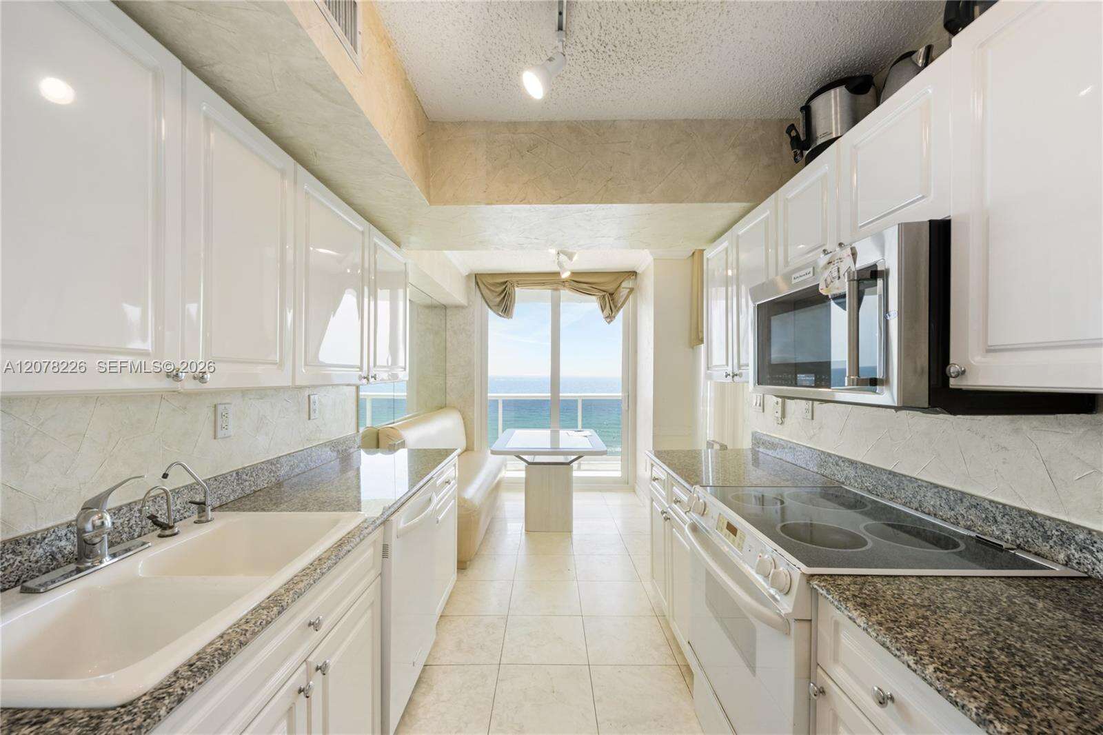 Sands Pointe at 16711 Collins Ave, Sunny Isles Beach, FL 33160 - For Sale photo 15
