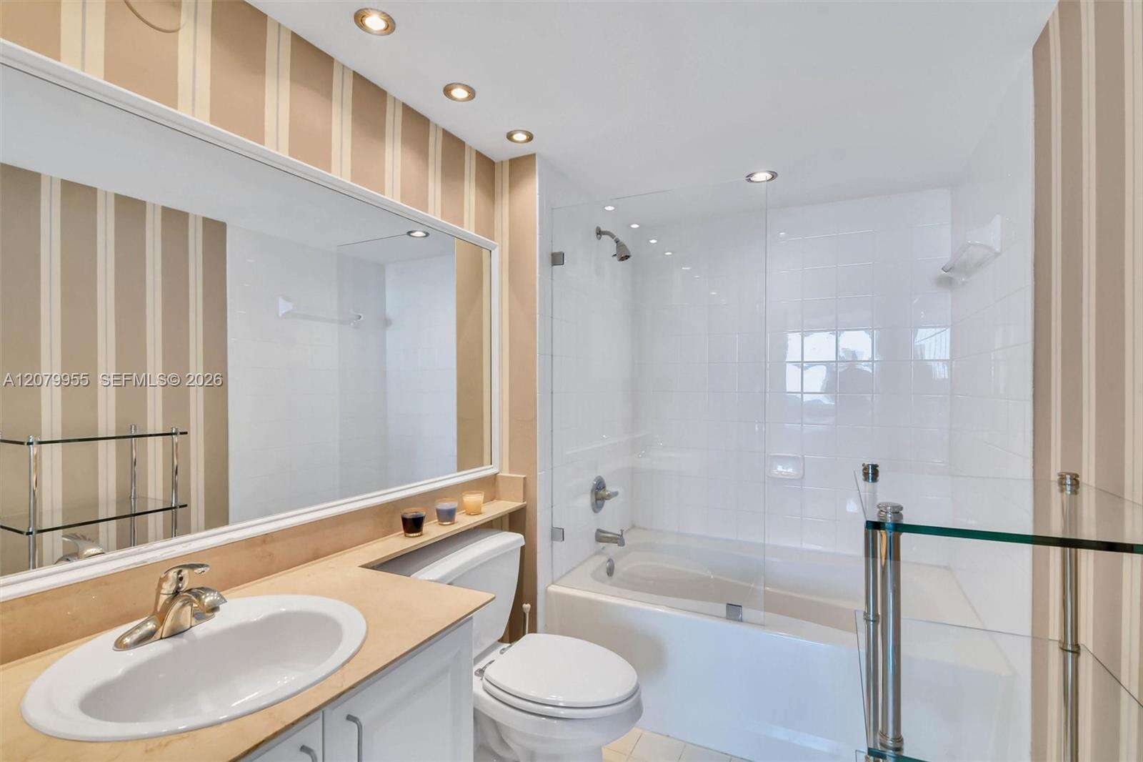 Yacht Club At Portofino at 90 Alton Rd, Miami Beach, FL 33139 - For Sale photo 11