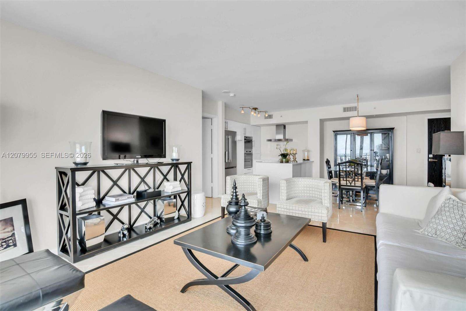 Yacht Club At Portofino at 90 Alton Rd, Miami Beach, FL 33139 - For Sale photo 23