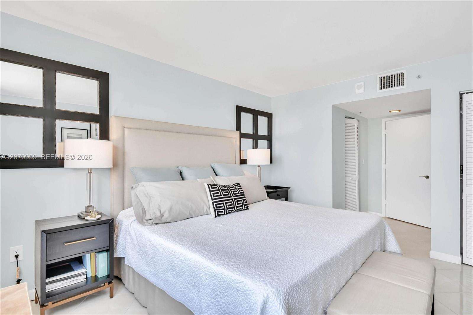 Yacht Club At Portofino at 90 Alton Rd, Miami Beach, FL 33139 - For Sale photo 27
