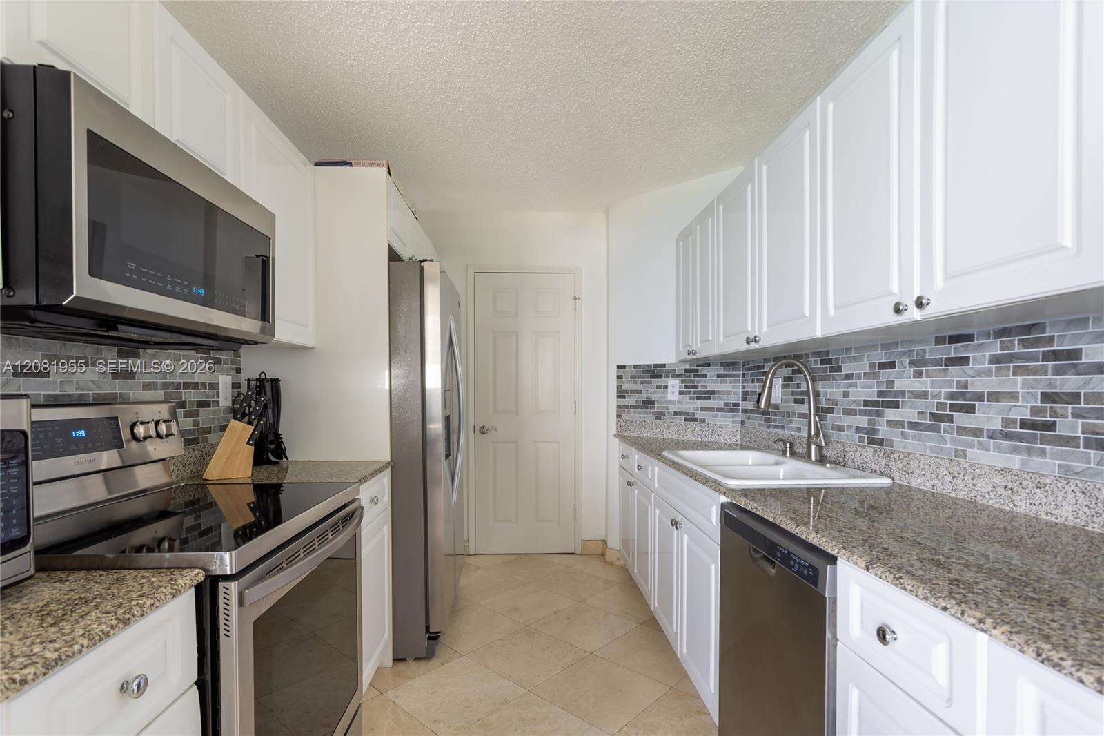 Sands Pointe at 16711 Collins Ave, Sunny Isles Beach, FL 33160 - For Sale photo 16