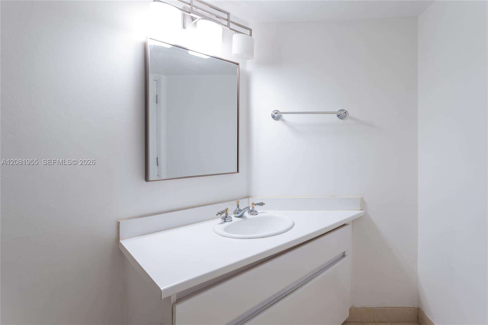 Sands Pointe at 16711 Collins Ave, Sunny Isles Beach, FL 33160 - For Sale photo 38