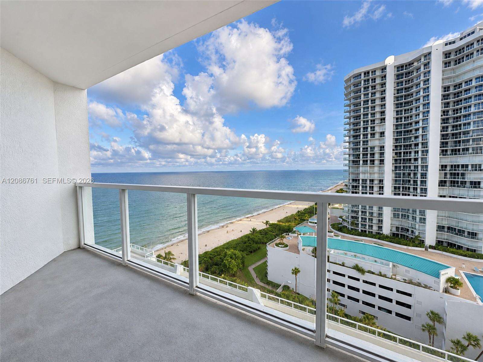 La Perla at 16699 Collins Ave, Sunny Isles Beach, FL 33160 - For Sale photo 15