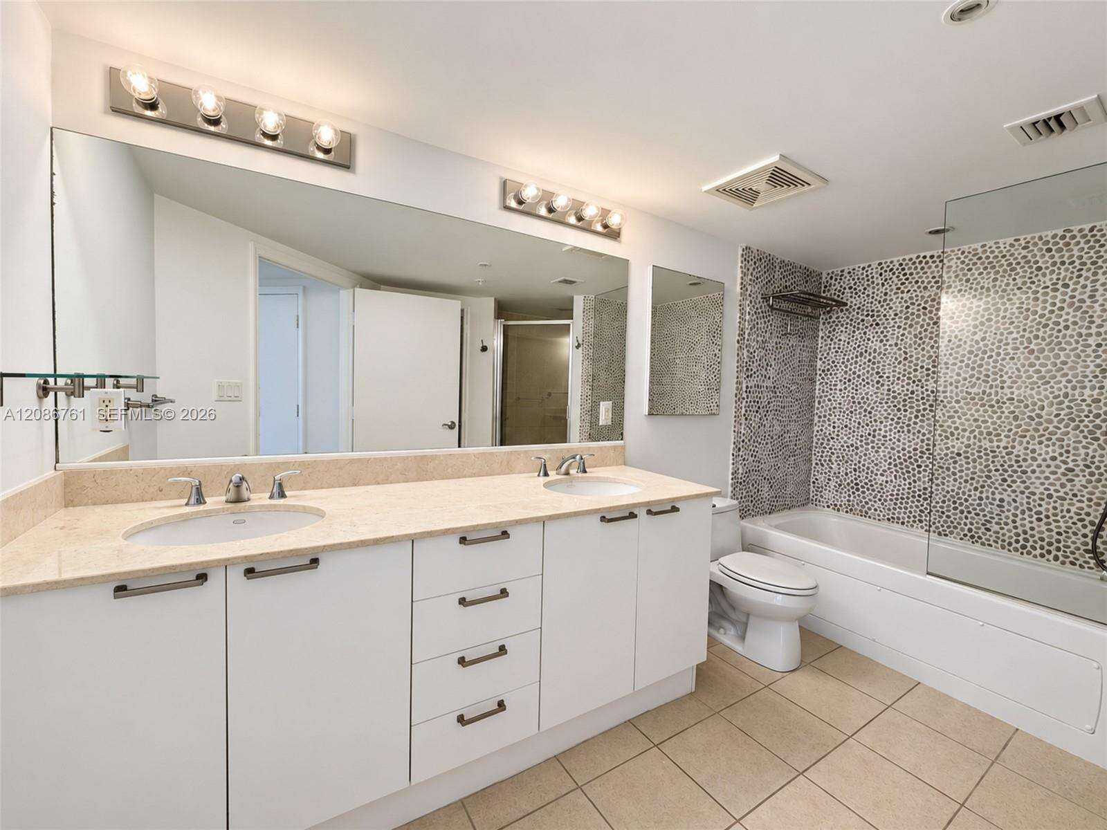 La Perla at 16699 Collins Ave, Sunny Isles Beach, FL 33160 - For Sale photo 16