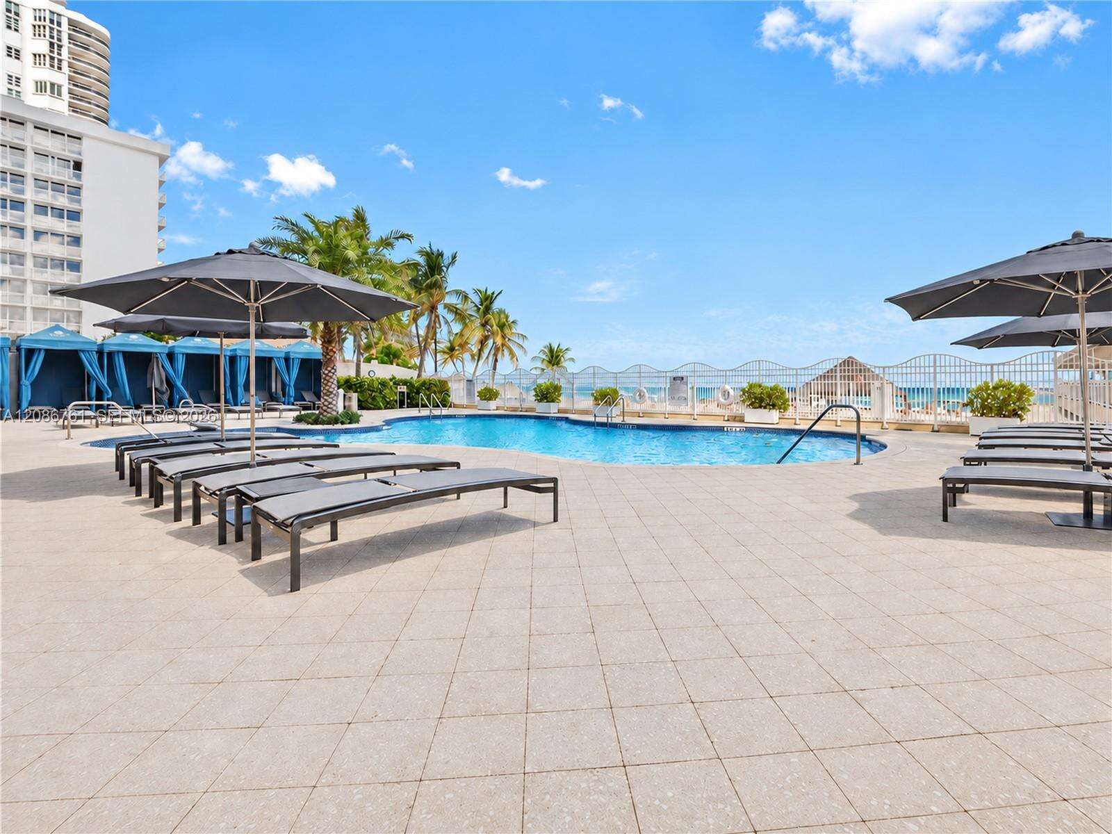 La Perla at 16699 Collins Ave, Sunny Isles Beach, FL 33160 - For Sale photo 19