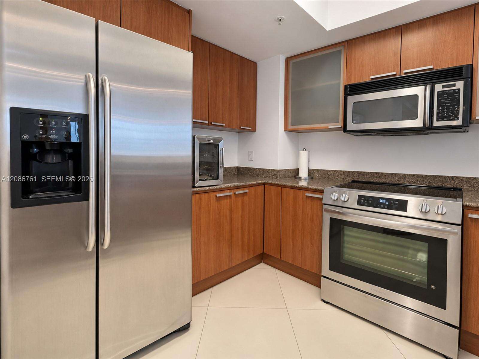 La Perla at 16699 Collins Ave, Sunny Isles Beach, FL 33160 - For Sale photo 9