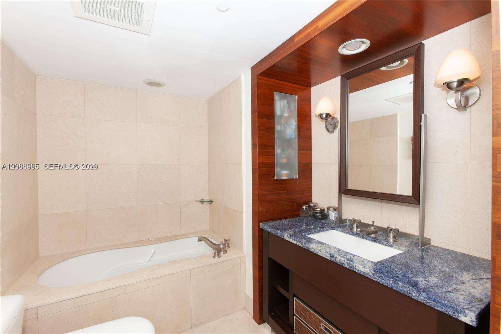 Central Carillon at 6801 Collins Ave, Miami Beach, FL 33141 - For Sale photo 11