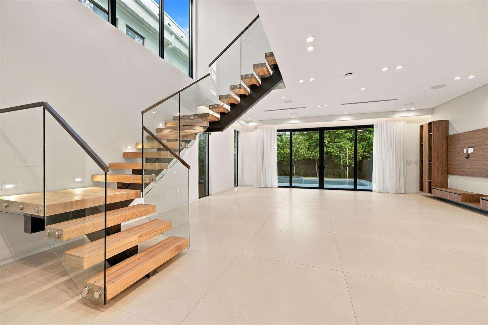 Stanahans Sub 3 115 D 2 50 42 at 1015 3, Fort Lauderdale, FL 33301 - For Sale photo 5