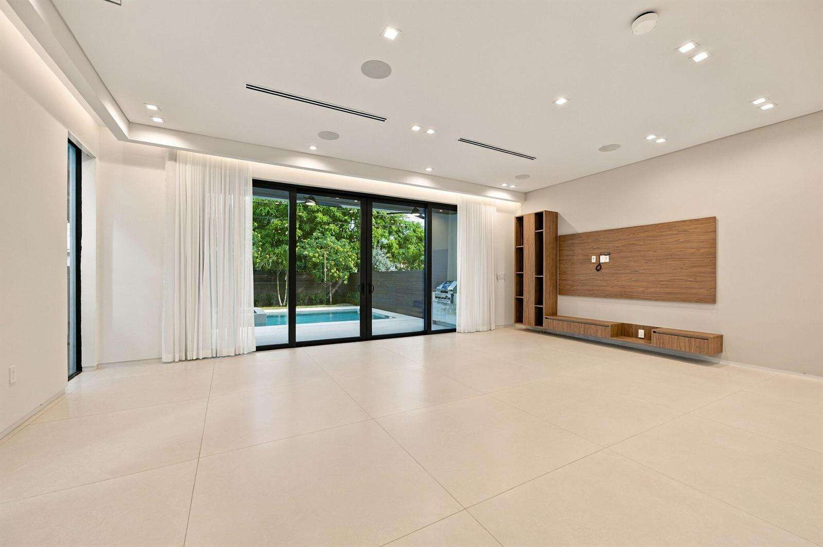 Stanahans Sub 3 115 D 2 50 42 at 1015 3, Fort Lauderdale, FL 33301 - For Sale photo 6