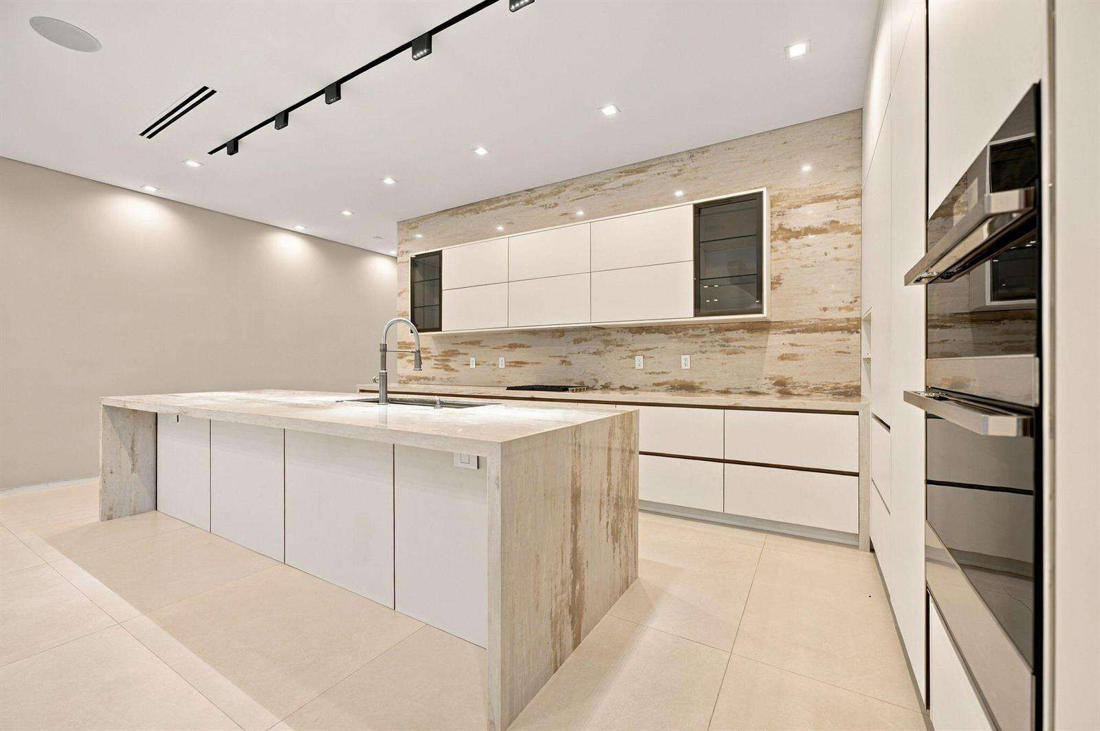 Stanahans Sub 3 115 D 2 50 42 at 1015 3, Fort Lauderdale, FL 33301 - For Sale photo 8