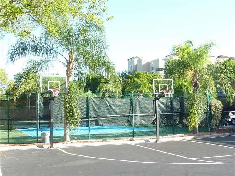 The Yacht Club At Aventura at 19877 Country Club Dr, Aventura, FL 33180 - For Rent photo 27