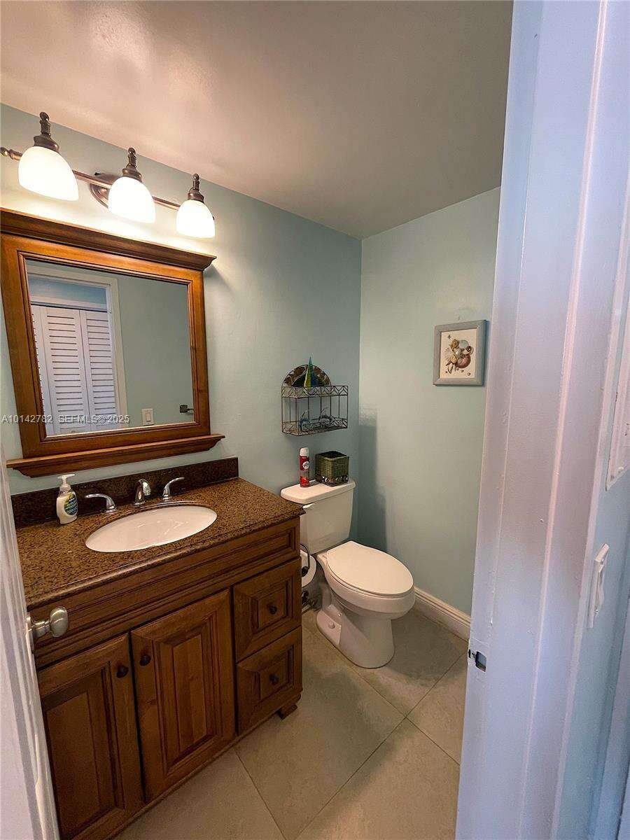 Alexander Towers at 3505 Ocean Dr, Hollywood, FL 33019 - For Rent photo 7