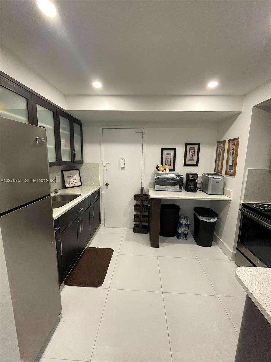 Alexander Towers at 3505 Ocean Dr, Hollywood, FL 33019 - For Rent photo 2