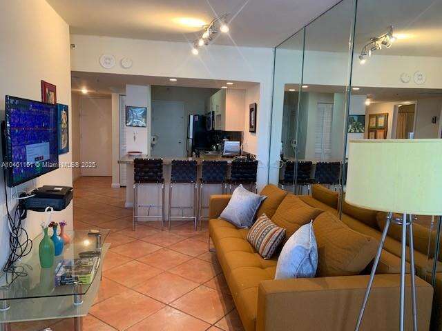 Decoplage at 100 Lincoln Rd, Miami Beach, FL 33139 - For Rent photo 4