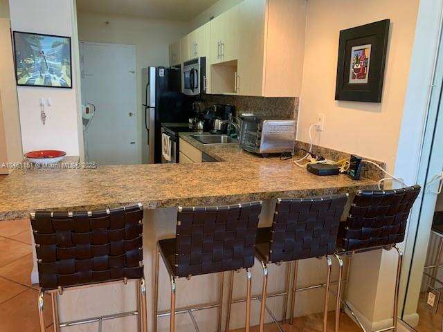 Decoplage at 100 Lincoln Rd, Miami Beach, FL 33139 - For Rent photo 5