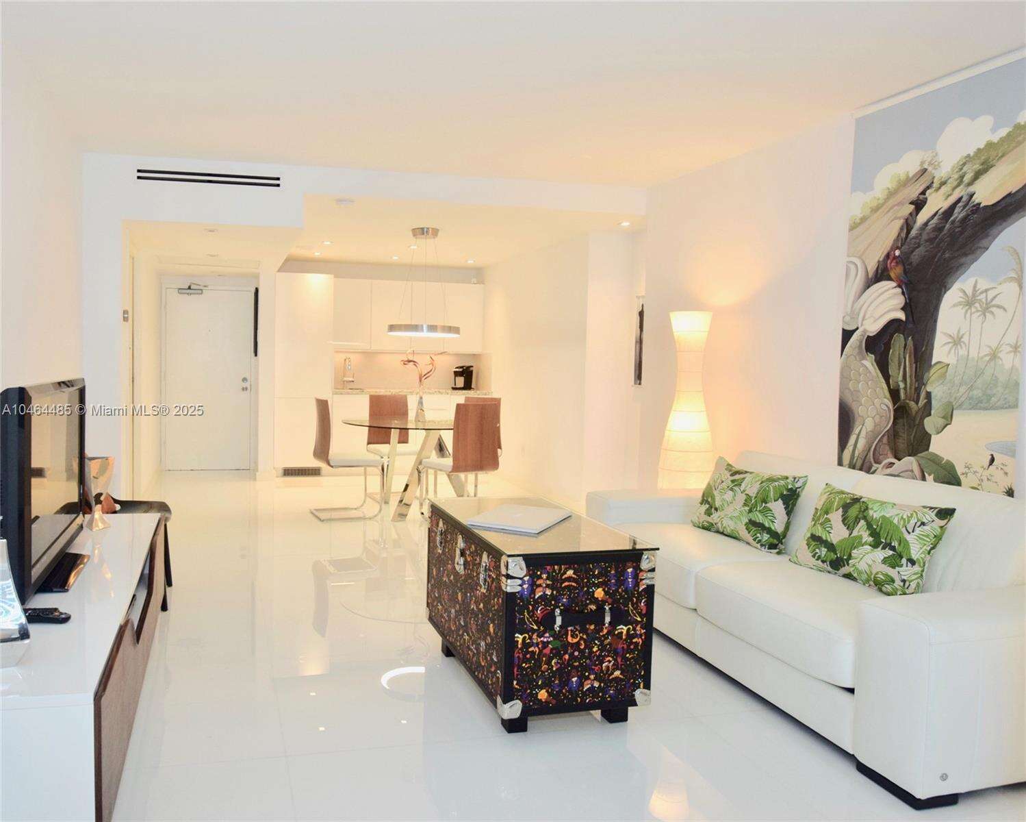 Roney Palace at 2301 Collins Ave, Miami Beach, FL 33139 - For Rent photo 14