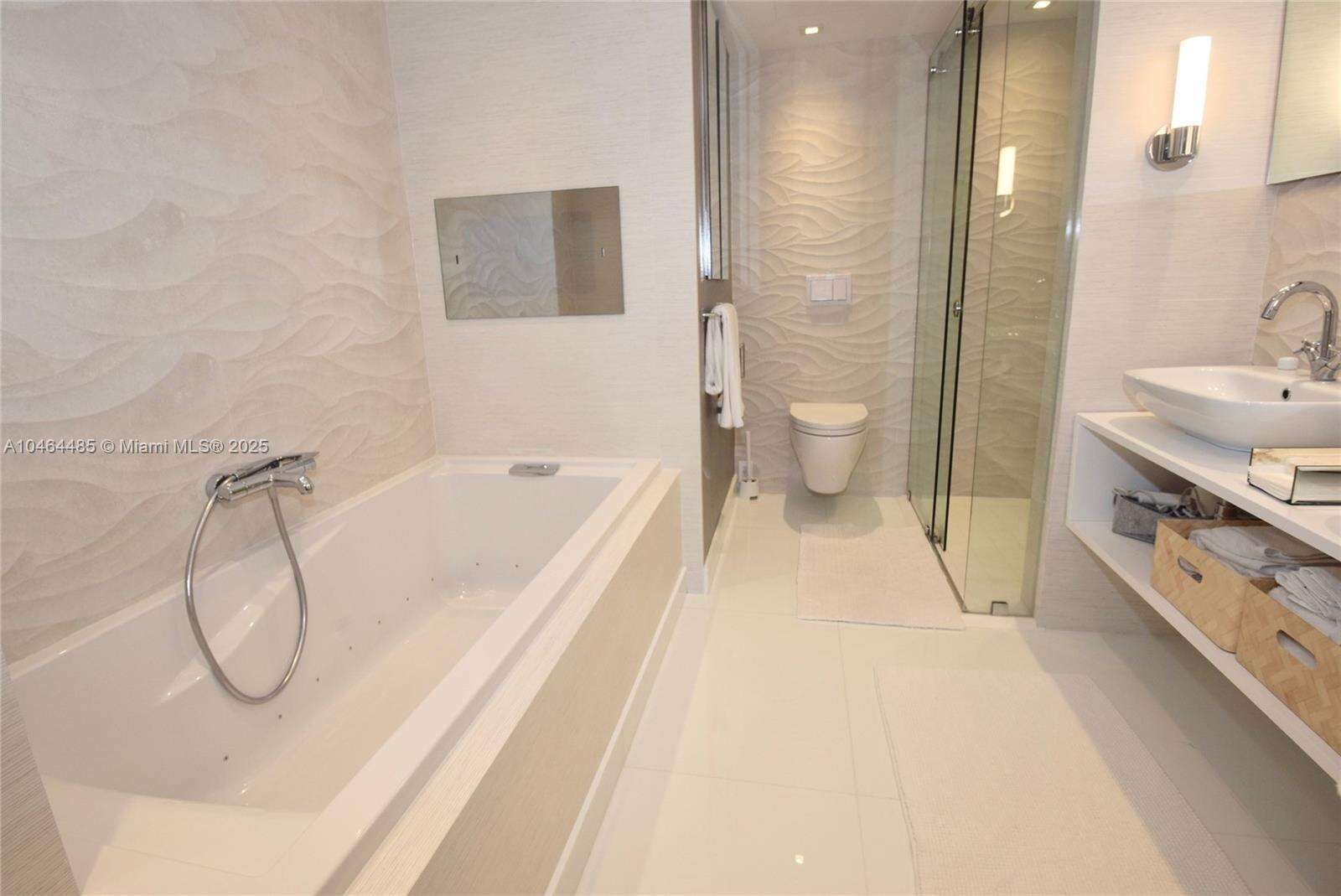 Roney Palace at 2301 Collins Ave, Miami Beach, FL 33139 - For Rent photo 20