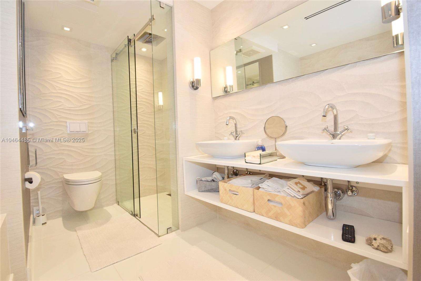 Roney Palace at 2301 Collins Ave, Miami Beach, FL 33139 - For Rent photo 21