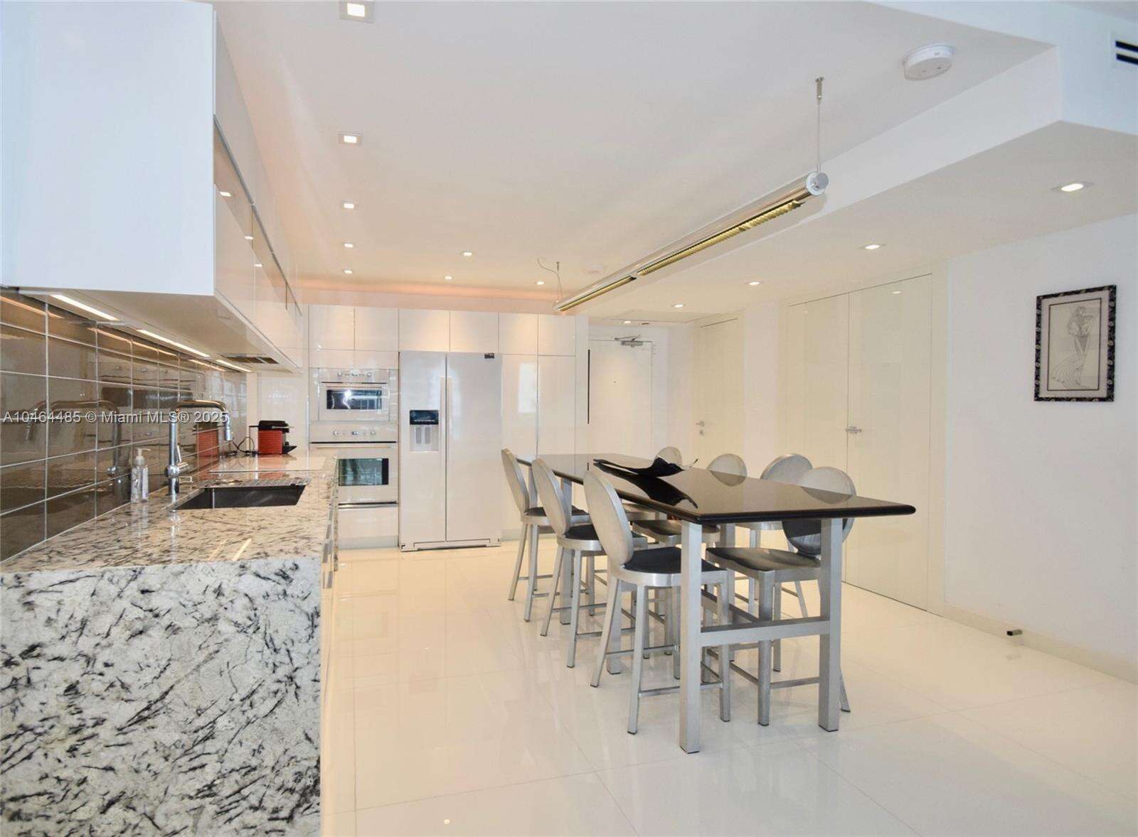 Roney Palace at 2301 Collins Ave, Miami Beach, FL 33139 - For Rent photo 4