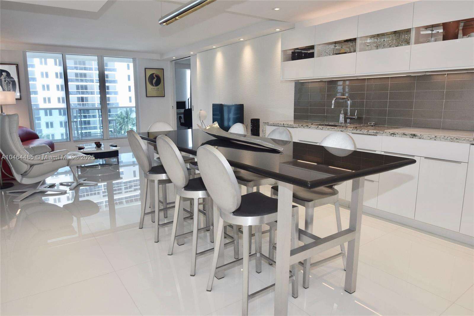Roney Palace at 2301 Collins Ave, Miami Beach, FL 33139 - For Rent photo 6