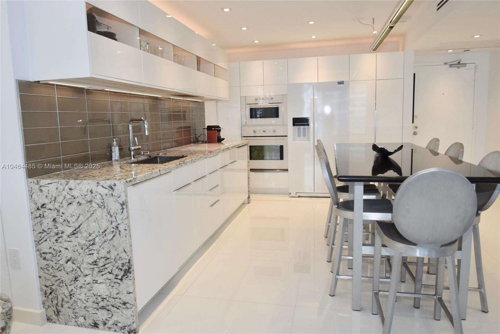 Roney Palace at 2301 Collins Ave, Miami Beach, FL 33139 - For Rent photo 7