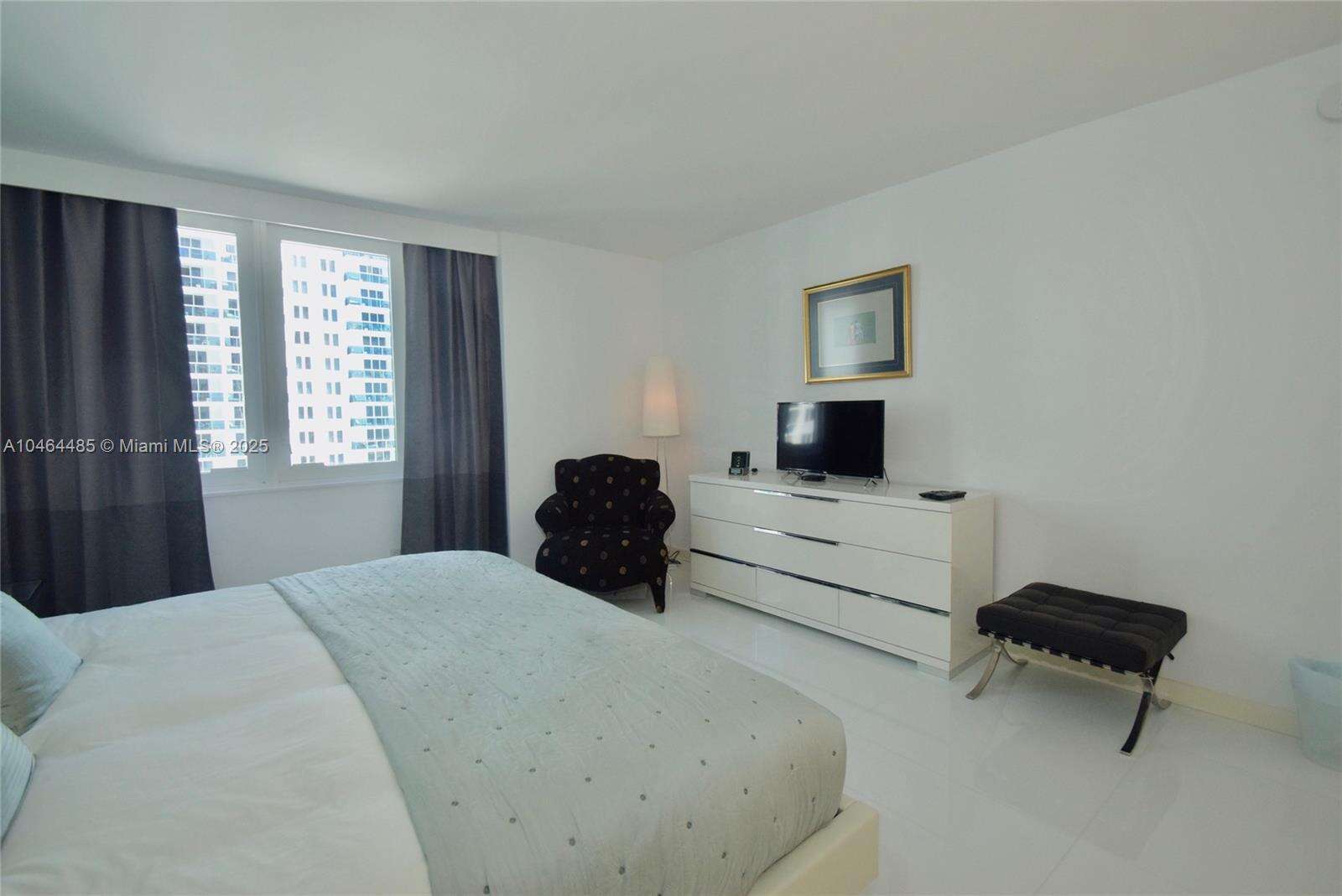 Roney Palace at 2301 Collins Ave, Miami Beach, FL 33139 - For Rent photo 9