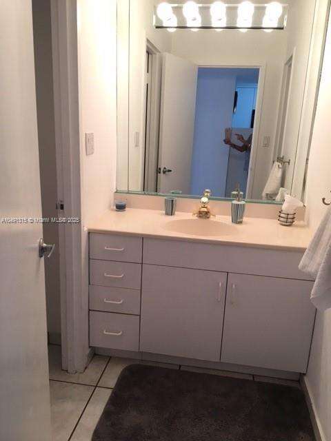 Decoplage at 100 Lincoln Rd, Miami Beach, FL 33139 - For Rent photo 8