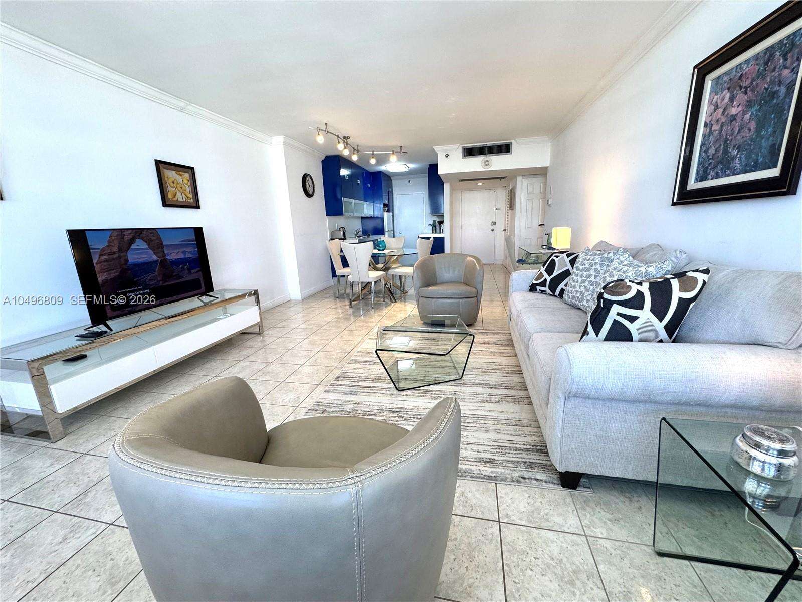 Decoplage at 100 Lincoln Rd, Miami Beach, FL 33139 - For Rent photo 1