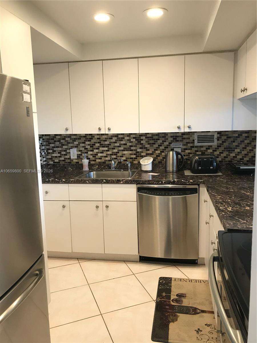 Alexander Towers at 3505 Ocean Dr, Hollywood, FL 33019 - For Rent photo 2