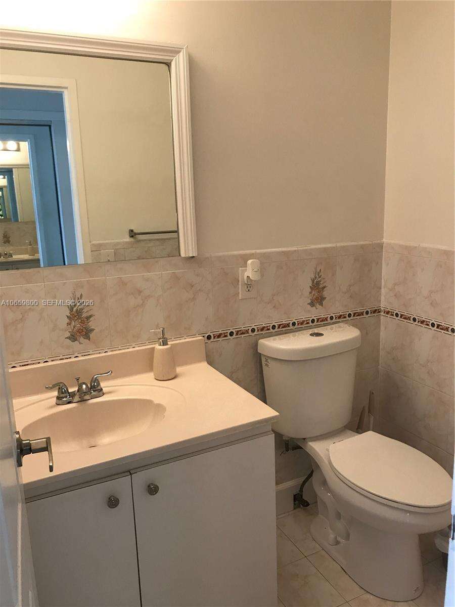 Alexander Towers at 3505 Ocean Dr, Hollywood, FL 33019 - For Rent photo 7