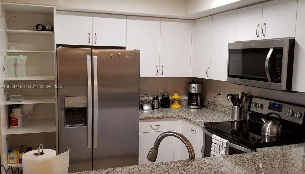 The Yacht Club At Aventura at 19701 Country Club Dr, Aventura, FL 33180 - For Rent photo 12